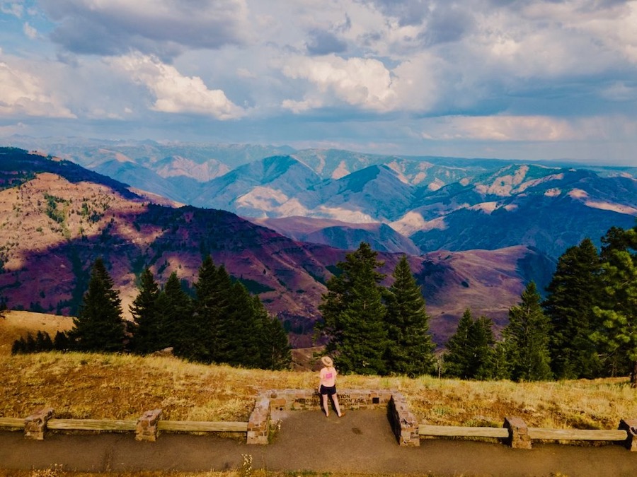 Hells Canyon w Oregonie to imponujący wąwóz, uważany za najgłębszy w Ameryce Północnej